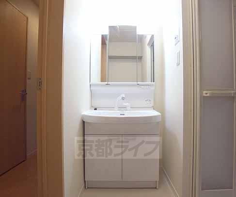 洗面設備　楽しく歯磨き・