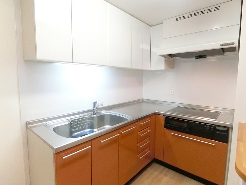 キッチン　収納豊富なL型システムキッチン