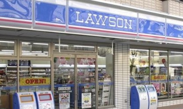 コンビニ　ローソン椎名町駅前店（コンビニ）まで378m