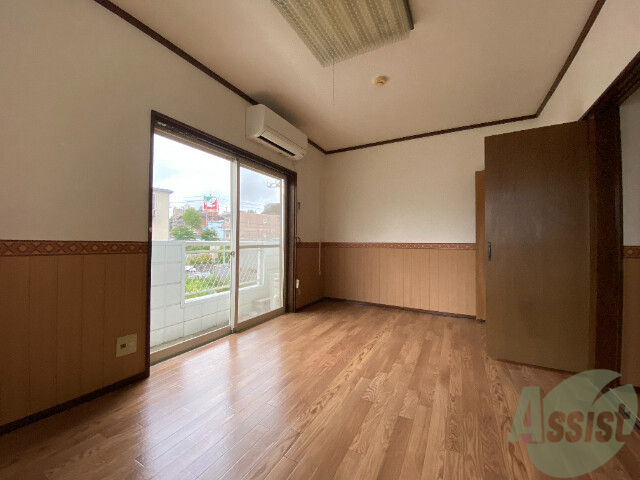 居室・リビング　こちらがリビングです。とても明るい印象でしたよ。