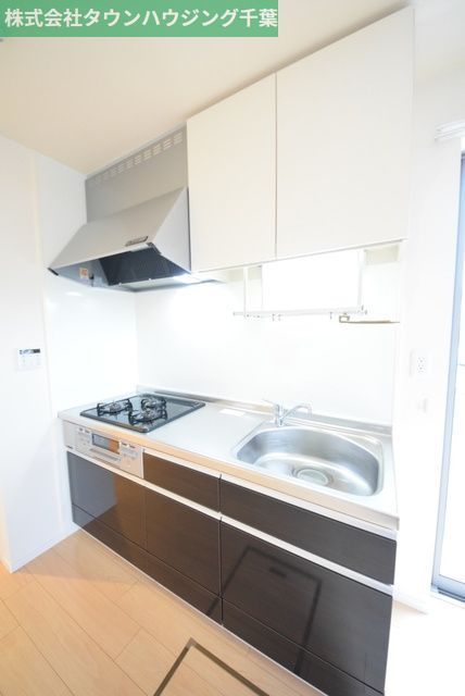 キッチン　３口コンログリル付