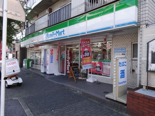 コンビニ　ファミリーマート横浜宿町店（コンビニ）まで689m