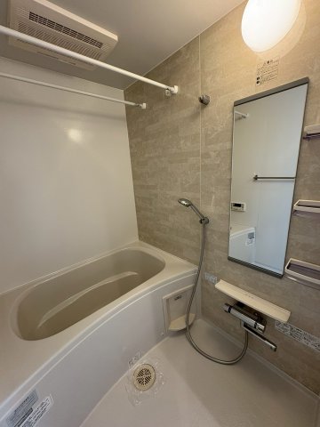 バス・シャワールーム　※同建物の類似写真となります。