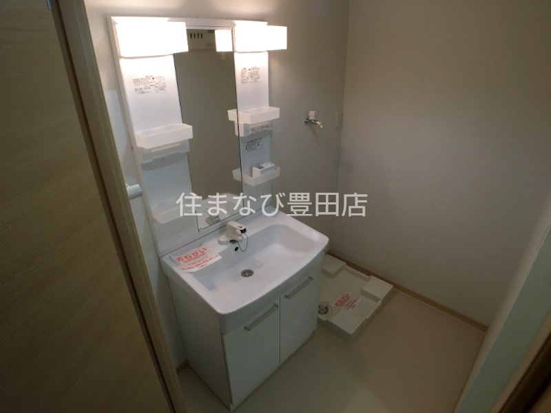 洗面設備　同型タイプ
