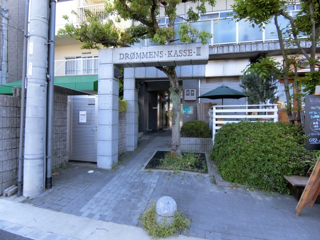 エントランス　オートロック付です