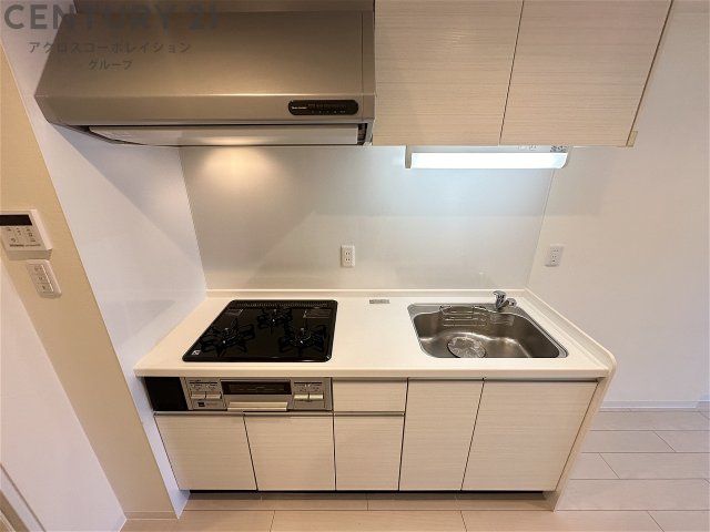 キッチン　3口ガスコンロ付で機能的なキッチンです！