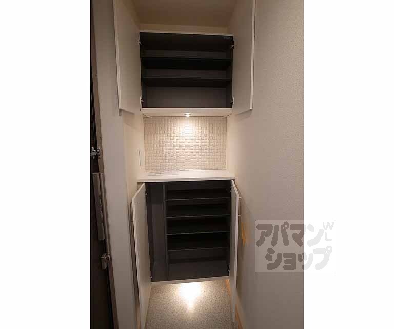 収納　シューズボックス完備
