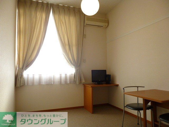 居室・リビング　約6帖の洋室です♪