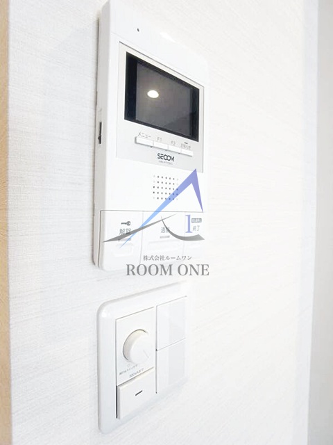 セキュリティ　モニター付きインターホンです。