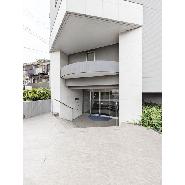 エントランス　建物の内部です