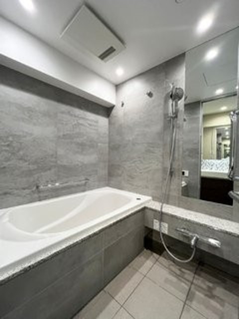 バス・シャワールーム　※写真は同タイプ住戸です。