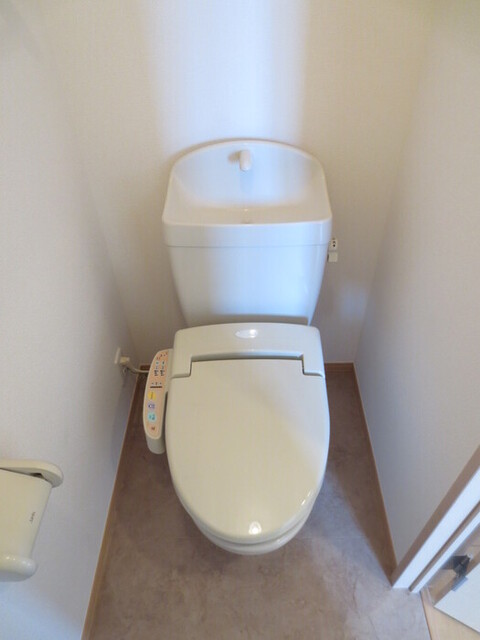 トイレ　２０１　温水洗浄暖房便座トイレ