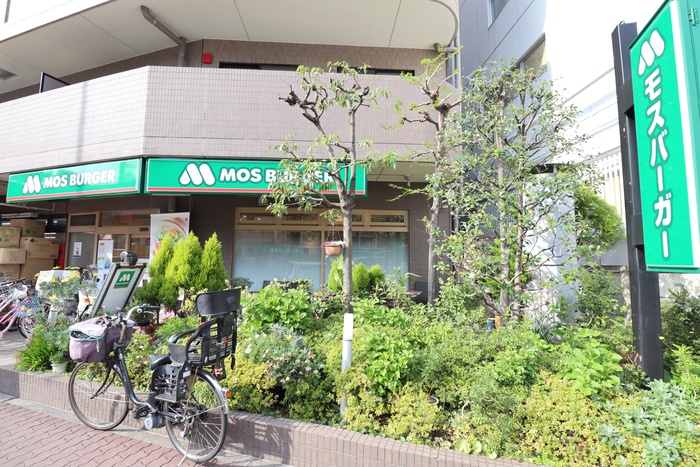 飲食店　モスバーガー（飲食店）まで620m