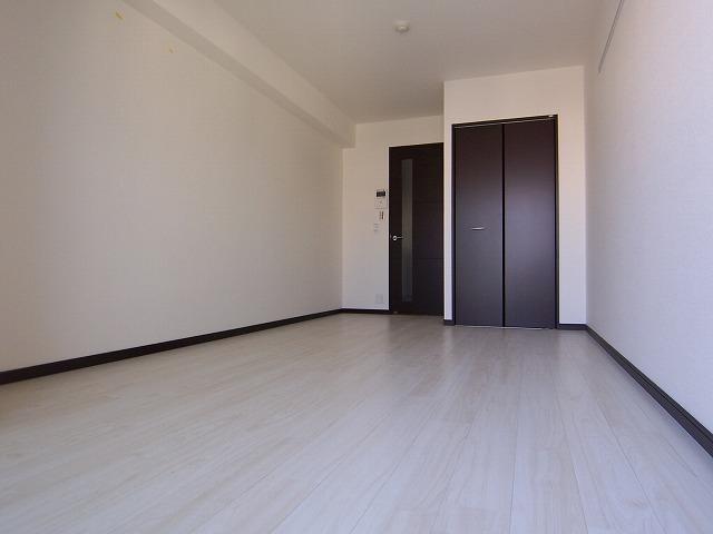 居室・リビング　室内