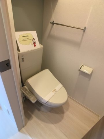 トイレ　※別号室参考写真