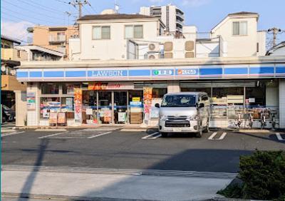 コンビニ　ローソン 小菅四丁目店（コンビニ）まで68m