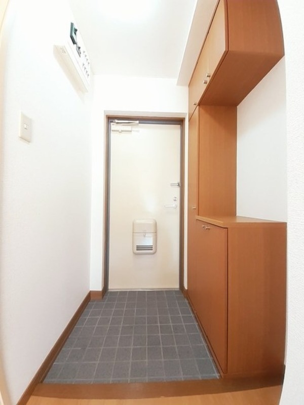 玄関　図面と現状に相違がある場合には現状を優先