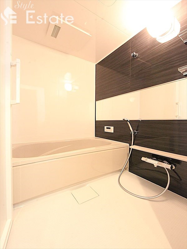 バス・シャワールーム　バスルーム