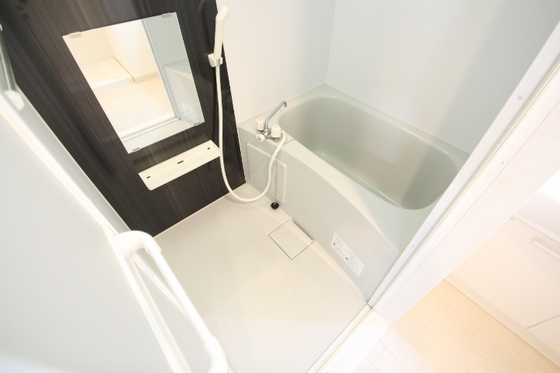 バス・シャワールーム　※別部屋の写真です