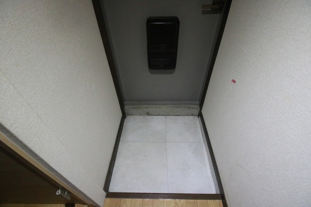 玄関　※同建物別部屋写真となります。
