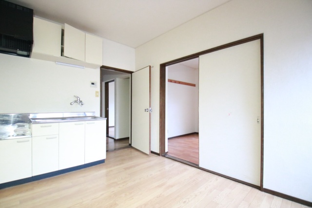 居室・リビング　※同建物別部屋写真となります。