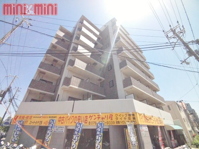 建物外観　重厚感のある綺麗な外観のマンションです