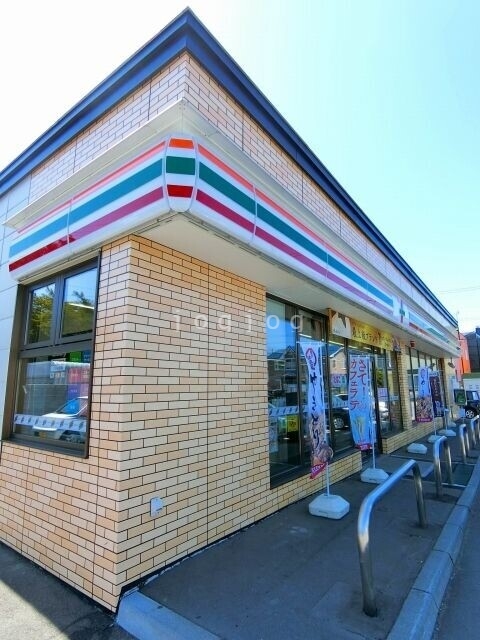 コンビニ　セブンイレブン　黄金北（コンビニ）まで13m