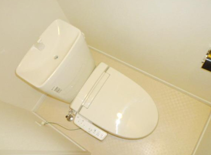 トイレ　別部屋の写真を使用しております。