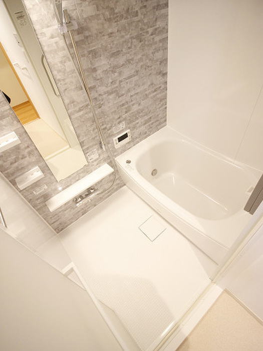 バス・シャワールーム　※写真は同型タイプ、現況優先。