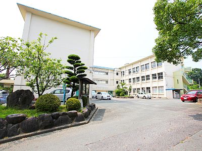 小学校　北九州市立則松小学校（小学校）まで544m