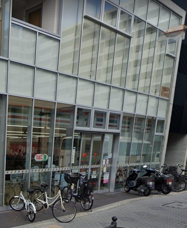 コンビニ　セブンイレブン 茨木春日1丁目店（コンビニ）まで323m