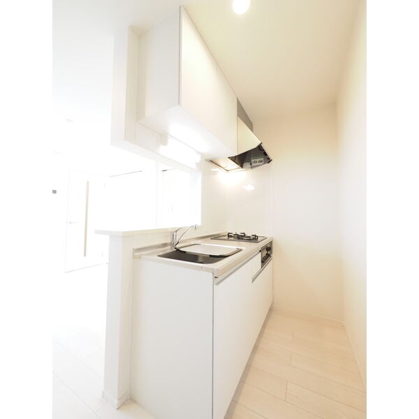 キッチン　※別部屋参考写真となります※