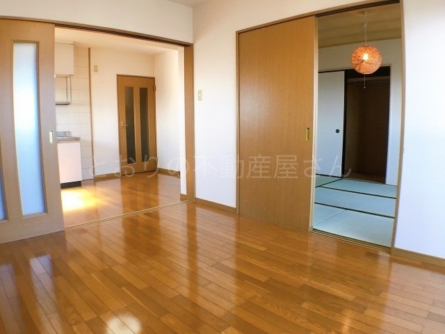 居室・リビング　ダイニングキッチン（※照明はありません）