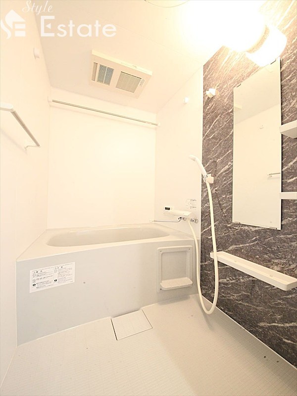 バス・シャワールーム　バスルーム