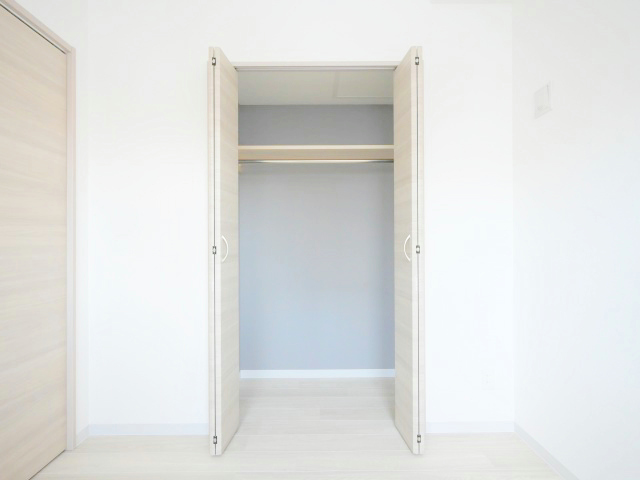 収納　横幅・奥行きのあるウォークインクローゼット◎