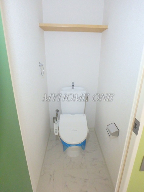 トイレ　温水洗浄便座