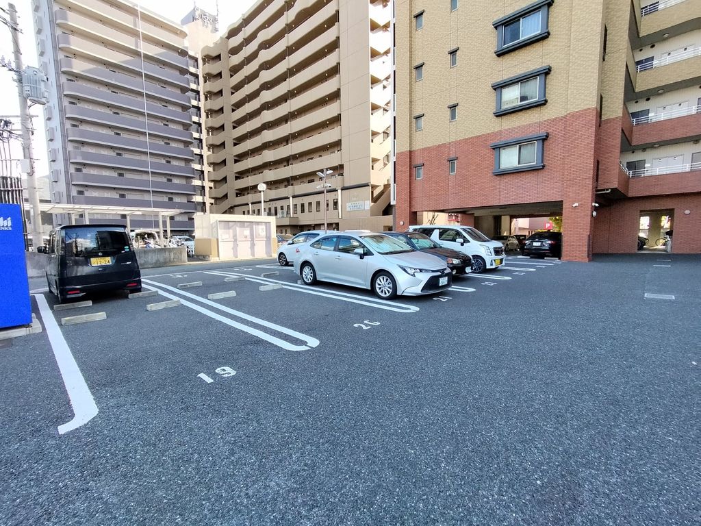 駐車場　駐車場