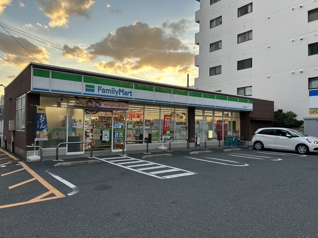 コンビニ　ファミリーマート小倉中津口店（コンビニ）まで450m