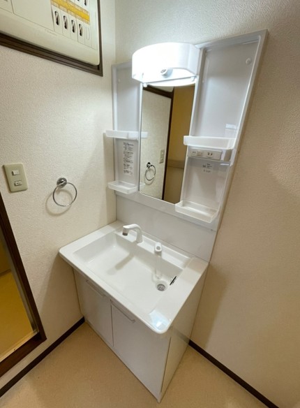 洗面設備　＊同物件、別部屋になります。