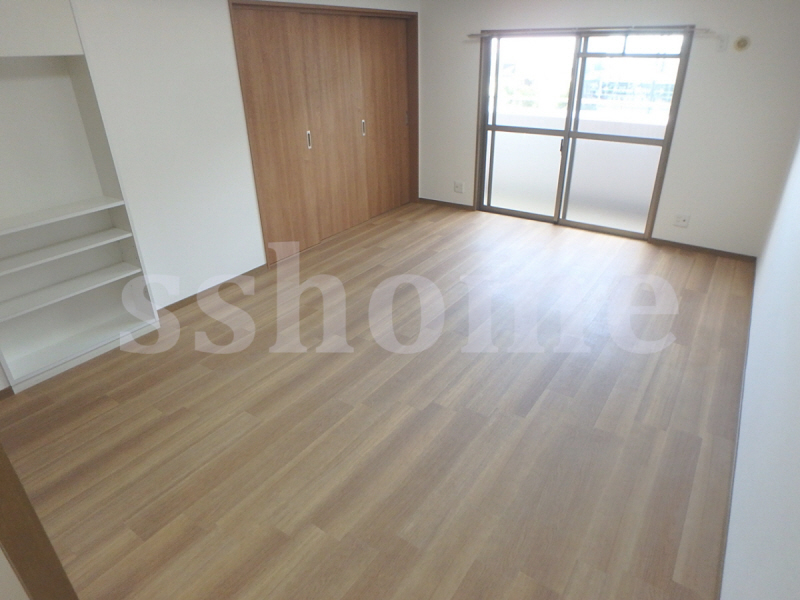 居室・リビング　南向きで明るいリビング♪