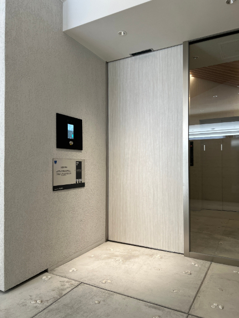 ロビー　オートロック