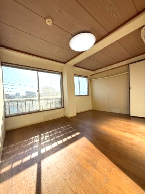 居室・リビング　※写真は別室です