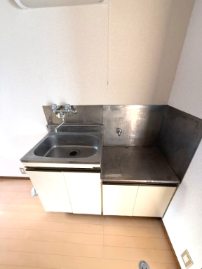 キッチン　※写真は別室です