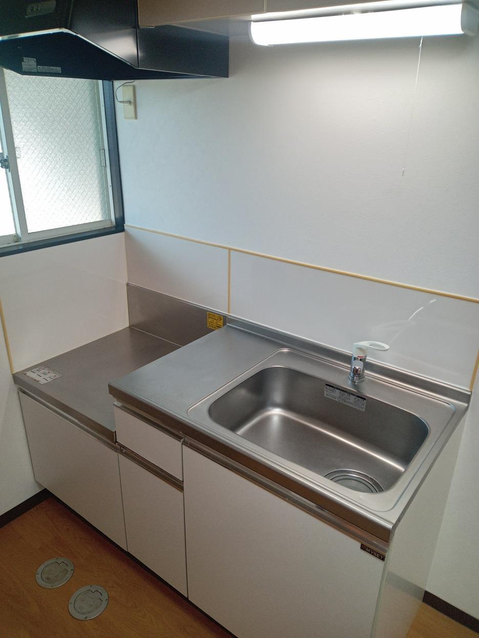 キッチン　キッチンは収納も充実。