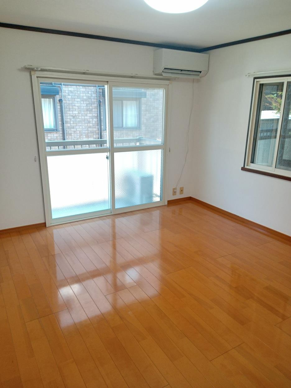 居室・リビング　洋室の様子です。