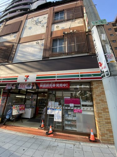 コンビニ　セブンイレブン（コンビニ）まで140m