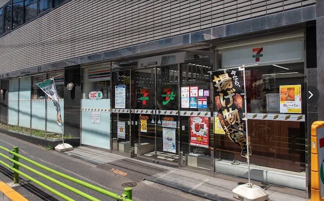 コンビニ　セブンイレブン 中央区月島1丁目店（コンビニ）まで129m