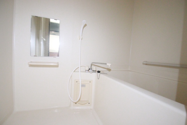 バス・シャワールーム　※別室の参考写真の為、現況優先です。