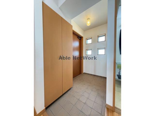 玄関　※同型タイプです。（306）