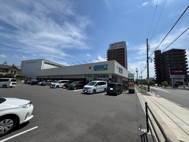 ドラックストア　ゲンキー（株）／八田店（ドラッグストア）まで393m